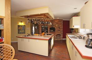 Kitchen - Country homes for sale and luxury real estate including horse farms and property in the Caledon and King City areas near Toronto